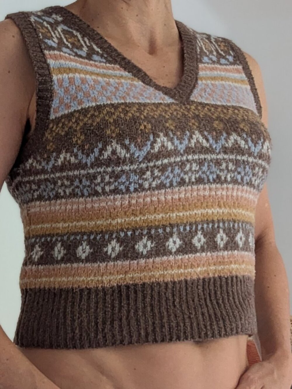 PINK ROSE Brown Patterned Knit Vest - Picture 8 of 9